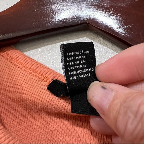 Forever 21 Peach Ribbed Tee Tank Top Ruffled Hem Women’s Size Medium Sleeveless - Picture 5 of 5